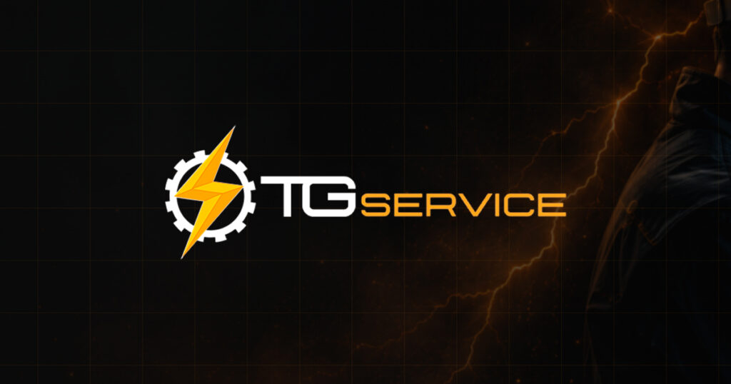 Logotipo da TG Service sobre fundo escuro com elementos visuais de energia elétrica industrial.
