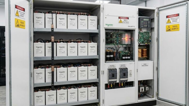 Sistema de energia ininterrupta e acumuladores